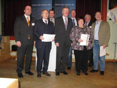 Neujahrsempfang 2012 - Mit den Jubilaren für 25 Jahre Mitgliedschaft: Bezirksvorsitzender Thorsten Schoch, Rudolf Vitzthum (25 J.), Ratsherr Willi Maas, Bürgermeister Franz-Josef Britz, Ortsvorsitzender Stoppenberg Ralph Husemann, Cornelia Richter (25 J.), Ratsherr Siegfried Brandenburg und Jörg Lawrenz (25 J.)